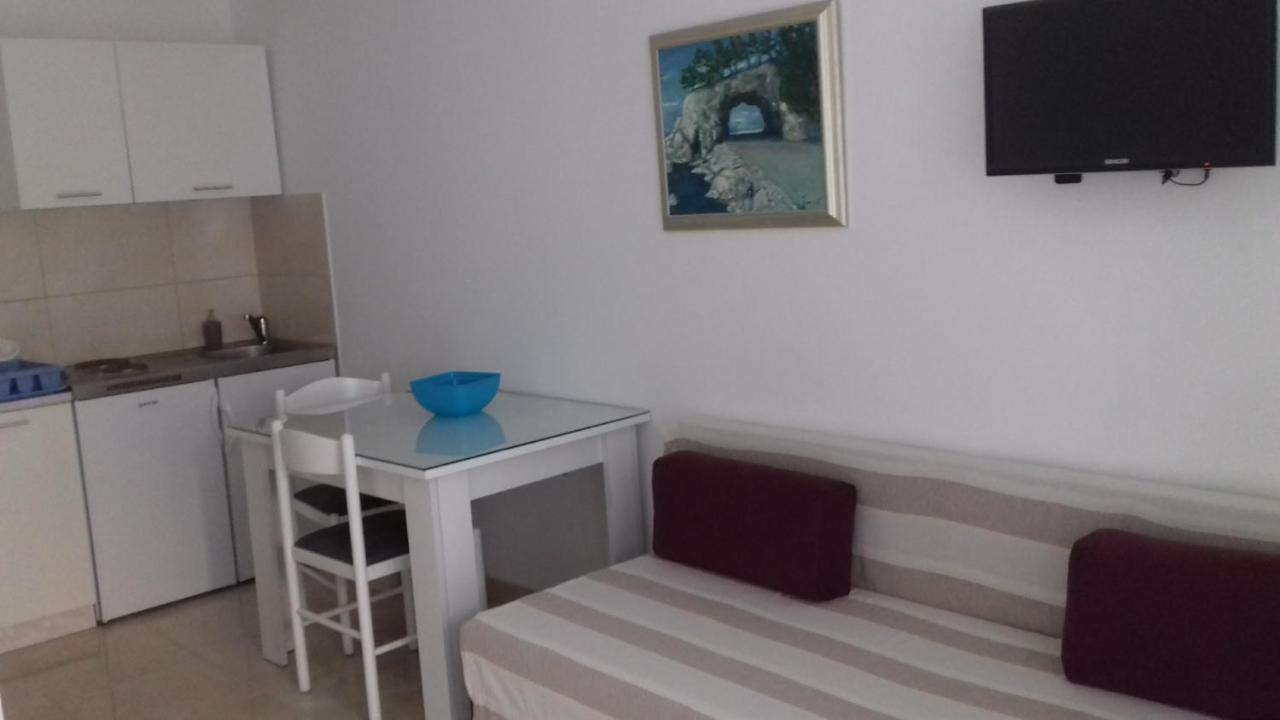 Apartments Lara Podgora Exterior photo