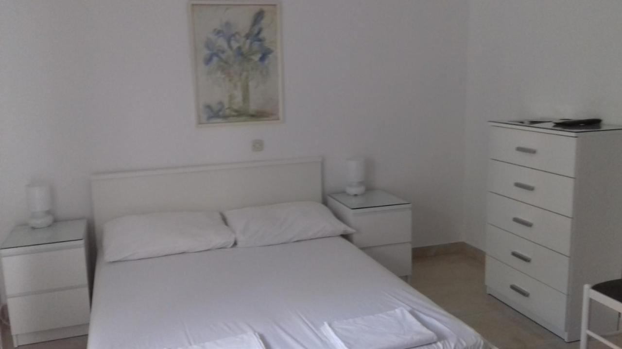 Apartments Lara Podgora Exterior photo