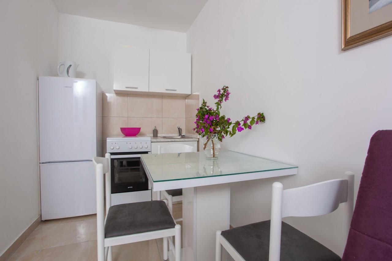 Apartments Lara Podgora Exterior photo