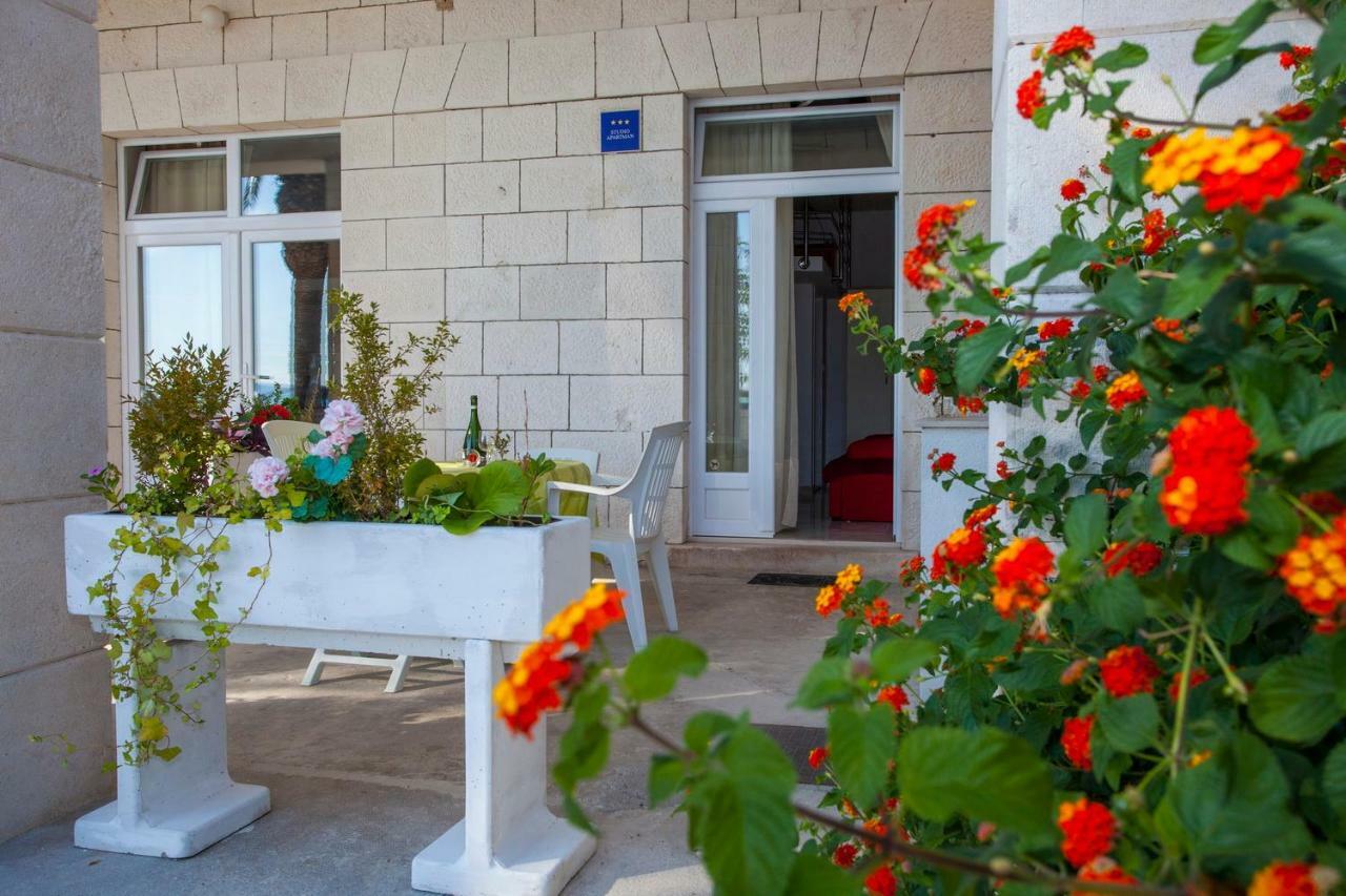 Apartments Lara Podgora Exterior photo